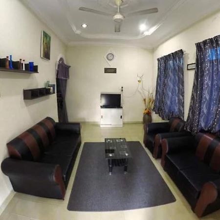 Homestay Tok Abah Kuala Besut Экстерьер фото